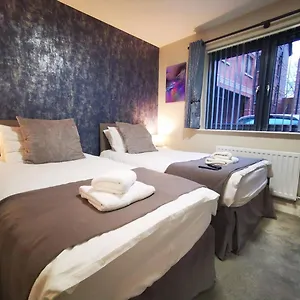 2 Bedroom Luxurious Modern Apartment Belfast