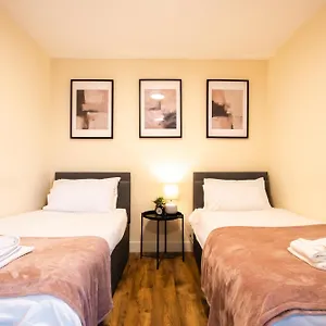 With Free P For Van. Apartment Southampton